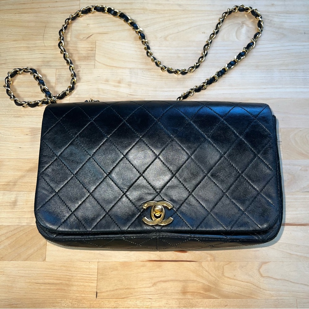 Vintage CHANEL Black Turnlock Single Flap Shoulder Bag